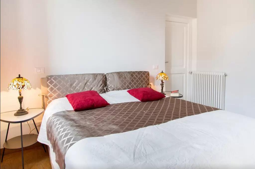 Elegant apartment near the Vatican&Piazza Navona Roma Esterno foto