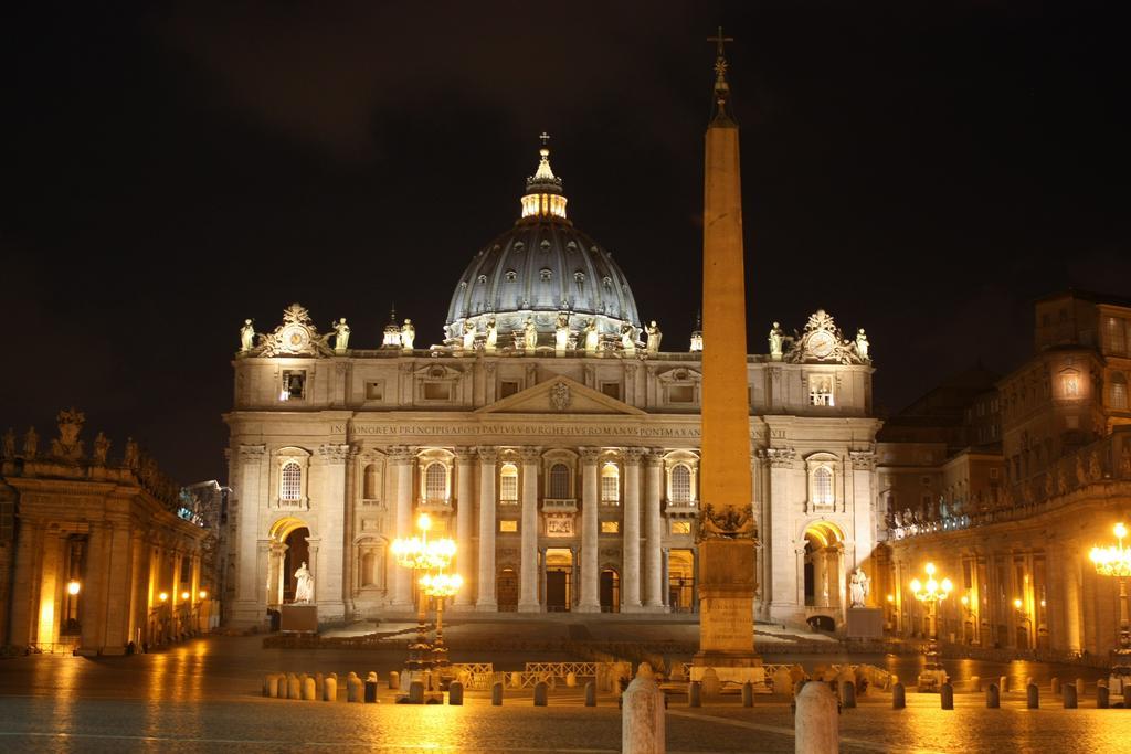 Elegant apartment near the Vatican&Piazza Navona Roma Esterno foto